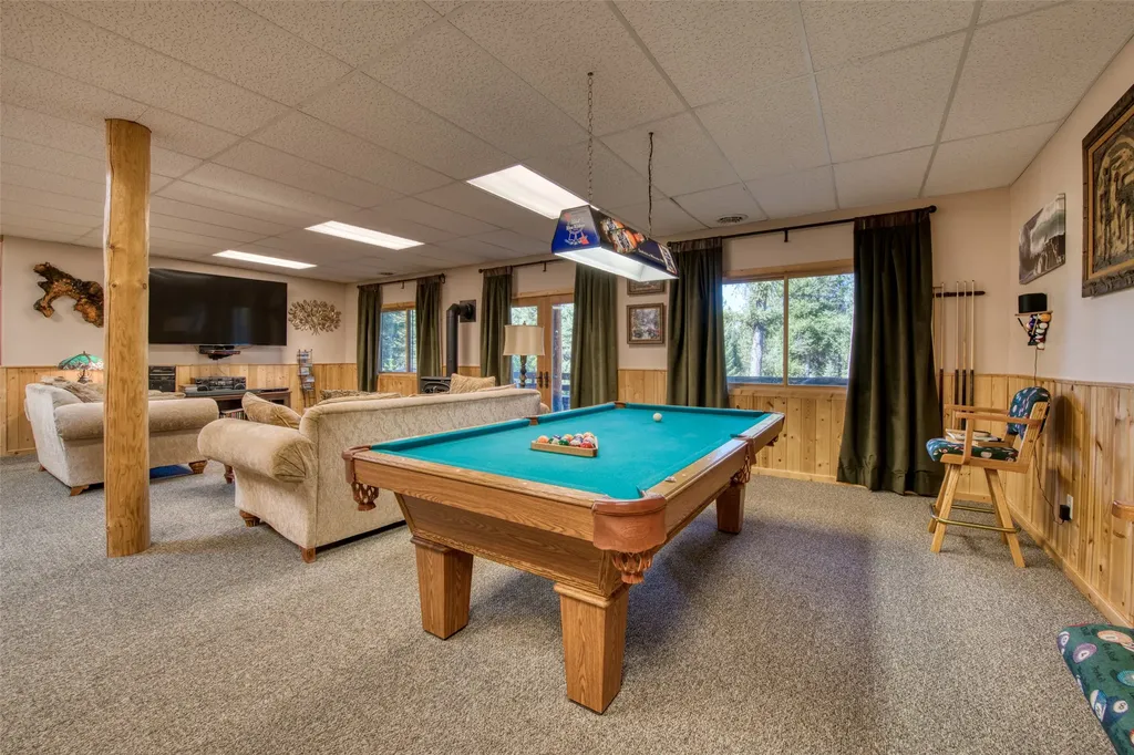 542 Raven Wood Darby MT 59829