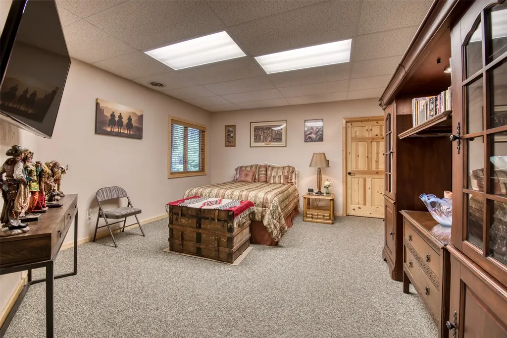 542 Raven Wood Darby MT 59829