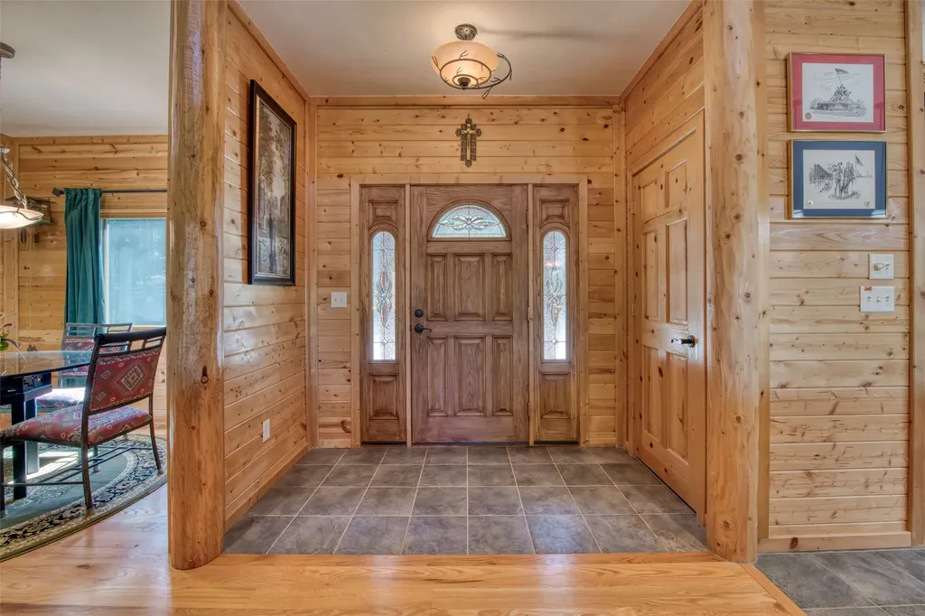 542 Raven Wood Darby MT 59829