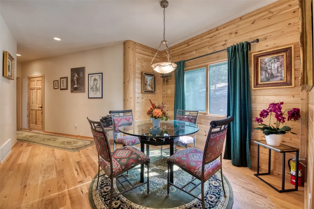 542 Raven Wood Darby MT 59829