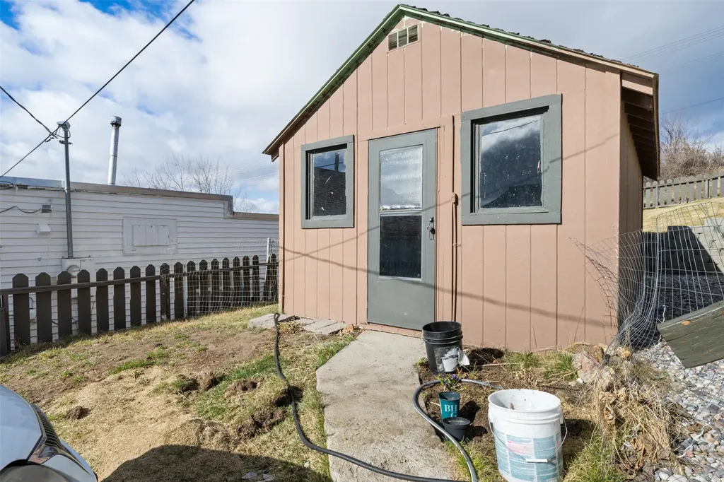 34 E Summit Street Butte MT 59701