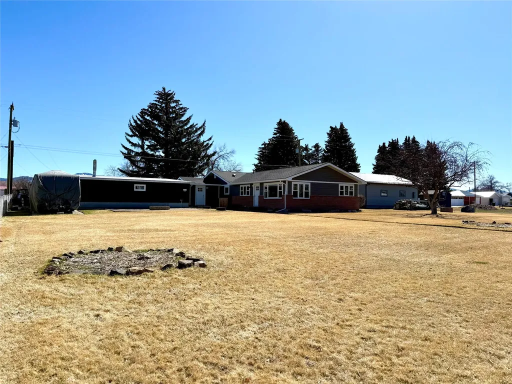 711 Mill Street Deer Lodge MT 59722