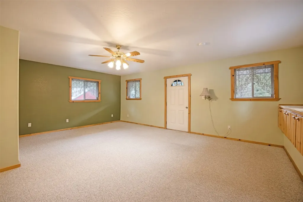 799 Outback Trail Alberton MT 59820
