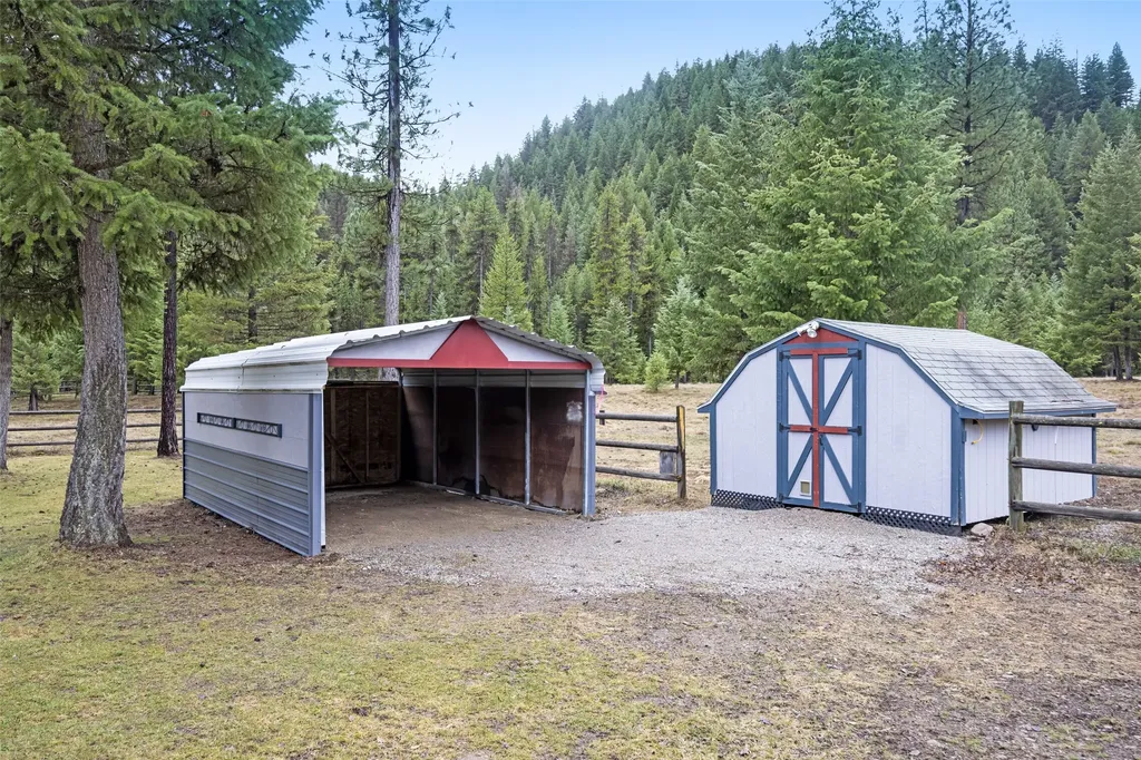 799 Outback Trail Alberton MT 59820