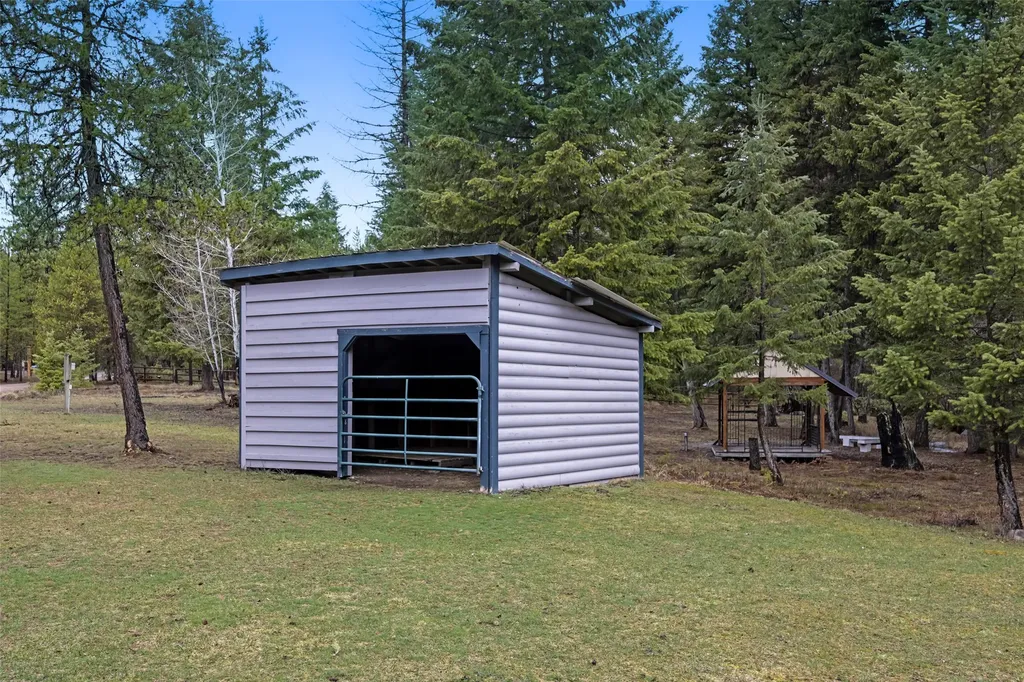 799 Outback Trail Alberton MT 59820