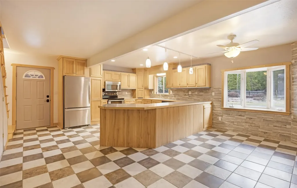 799 Outback Trail Alberton MT 59820