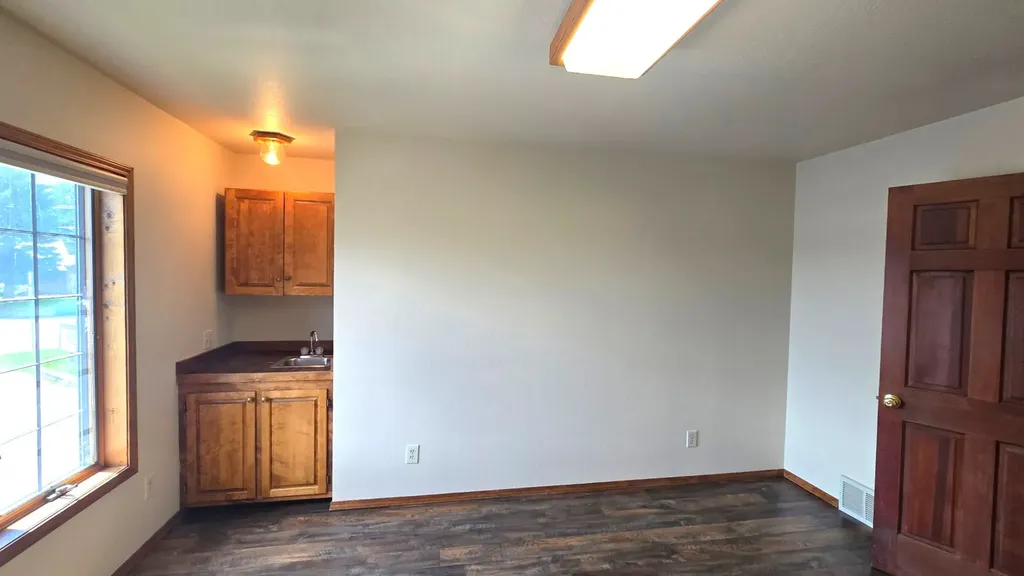 6 9th Street E Columbia Falls MT 59912