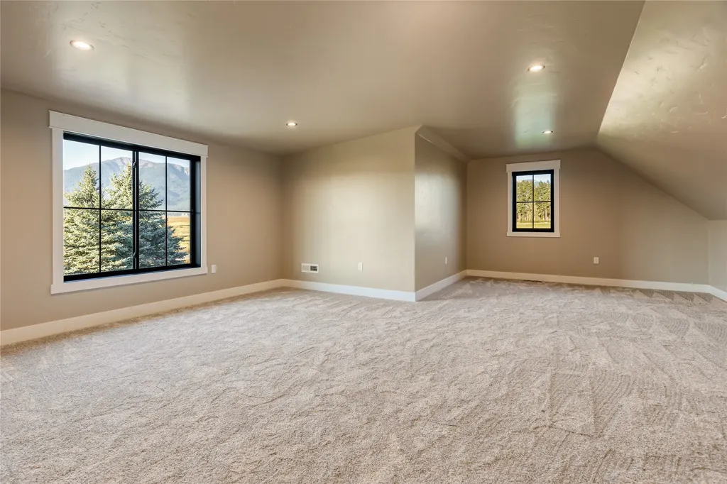 1052 Foxtail Drive Kalispell MT 59901
