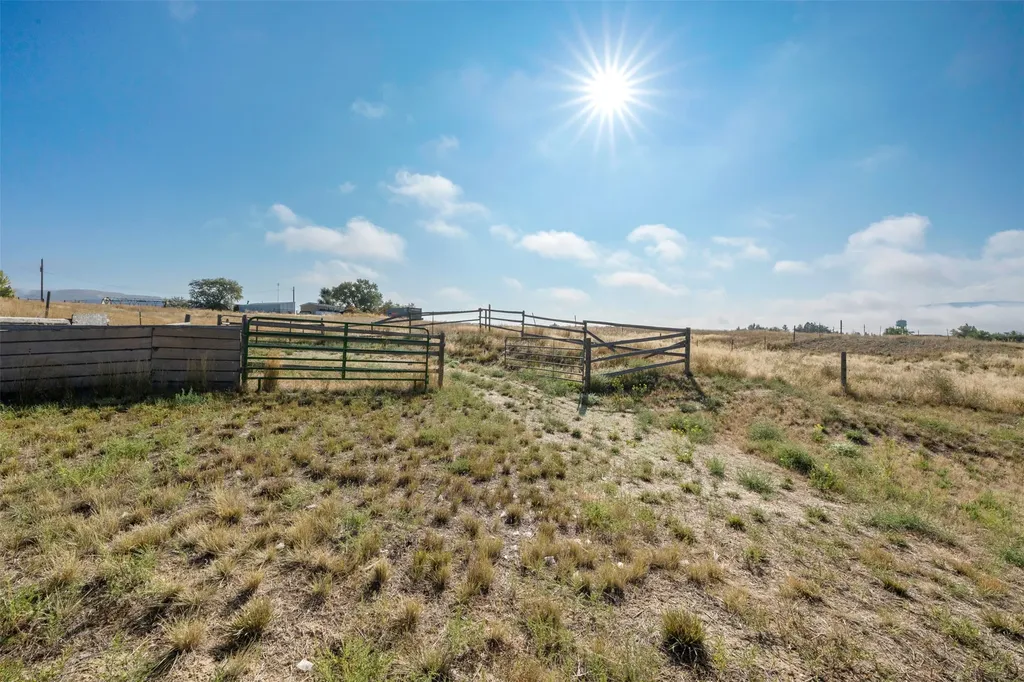 23 Holdsworth Road Whitehall MT 59759