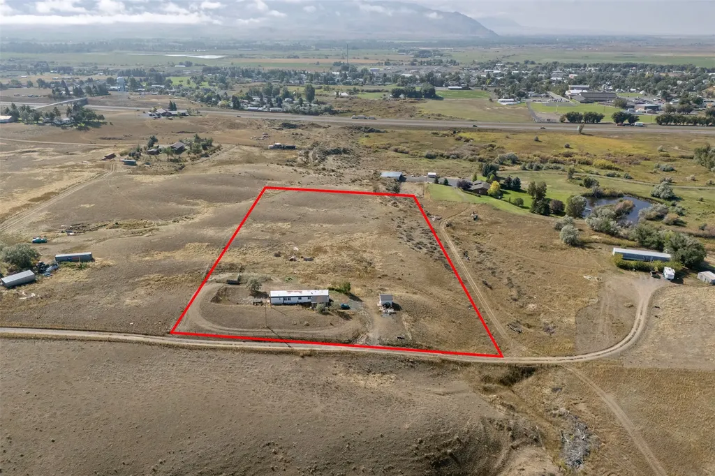 23 Holdsworth Road Whitehall MT 59759