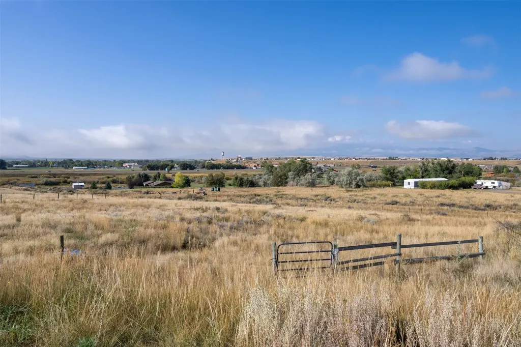 23 Holdsworth Road Whitehall MT 59759