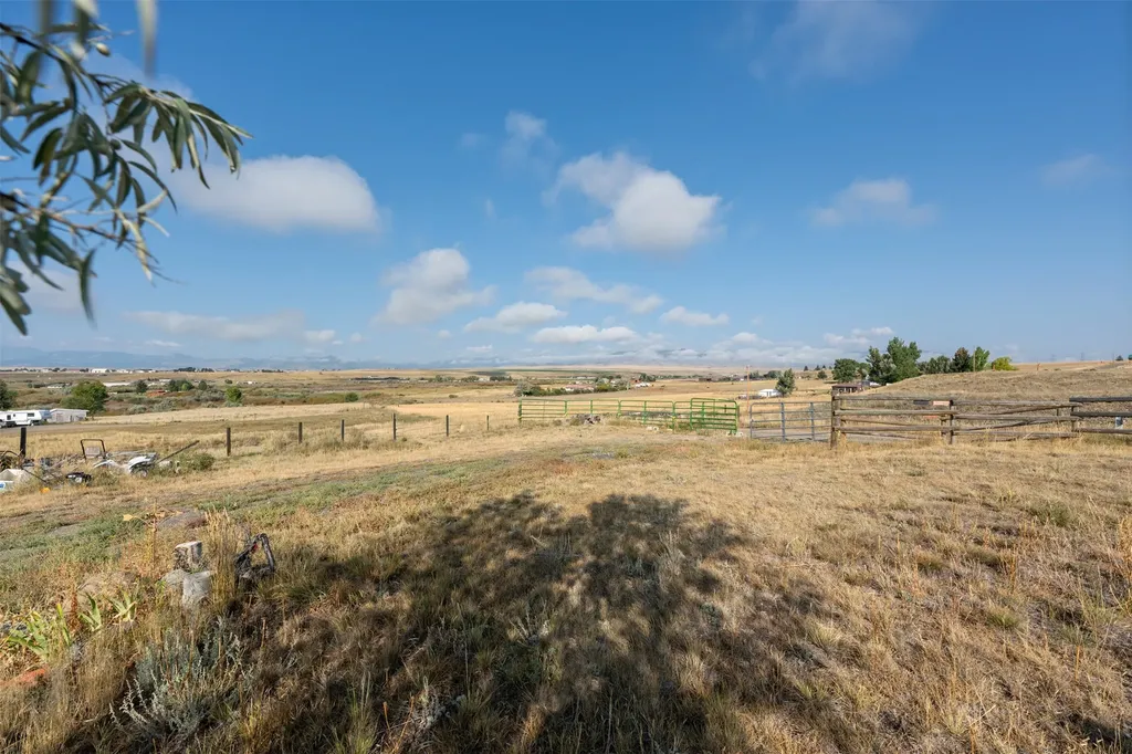 23 Holdsworth Road Whitehall MT 59759