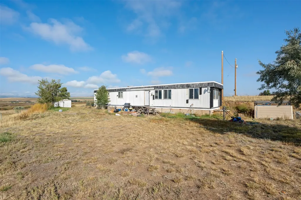 23 Holdsworth Road Whitehall MT 59759