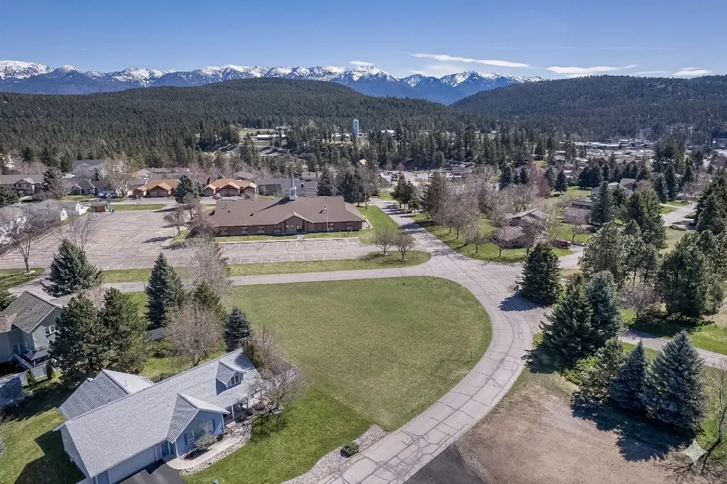 132 N Crestview Terrace Bigfork MT 59911
