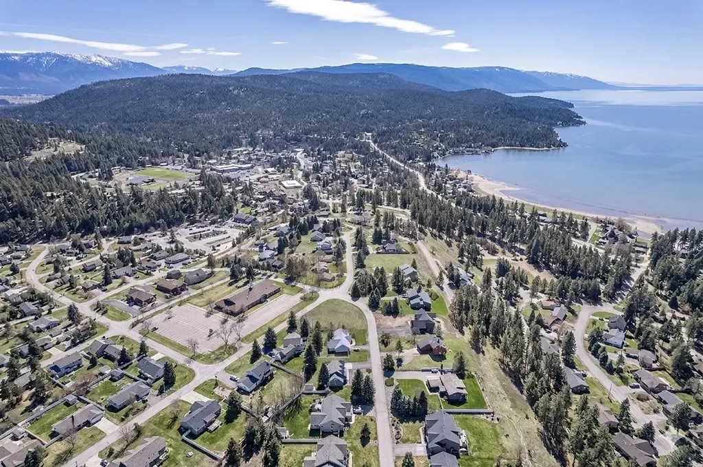 132 N Crestview Terrace Bigfork MT 59911