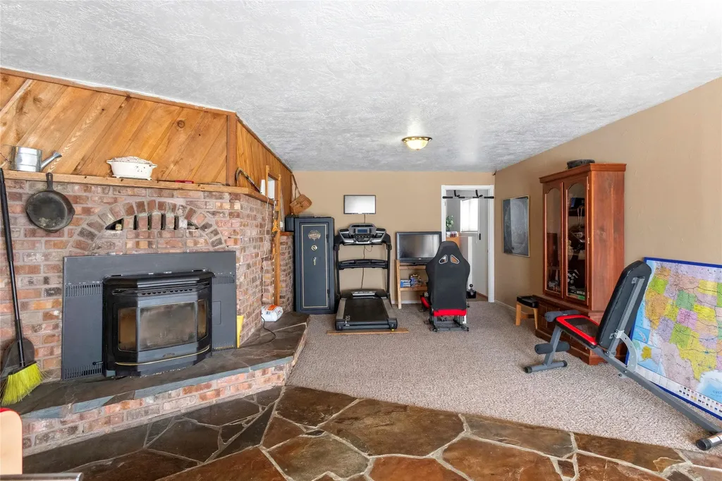 240 Roosevelt Drive Butte MT 59701