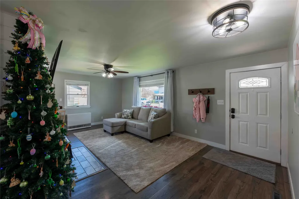 103 W Oak Street Plains MT 59859