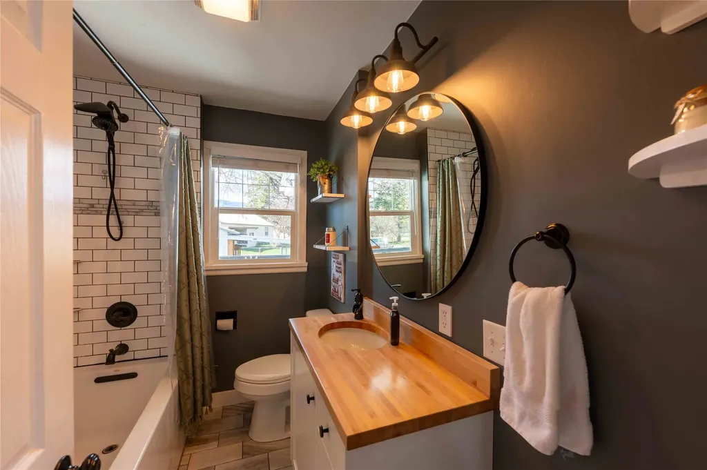 103 W Oak Street Plains MT 59859