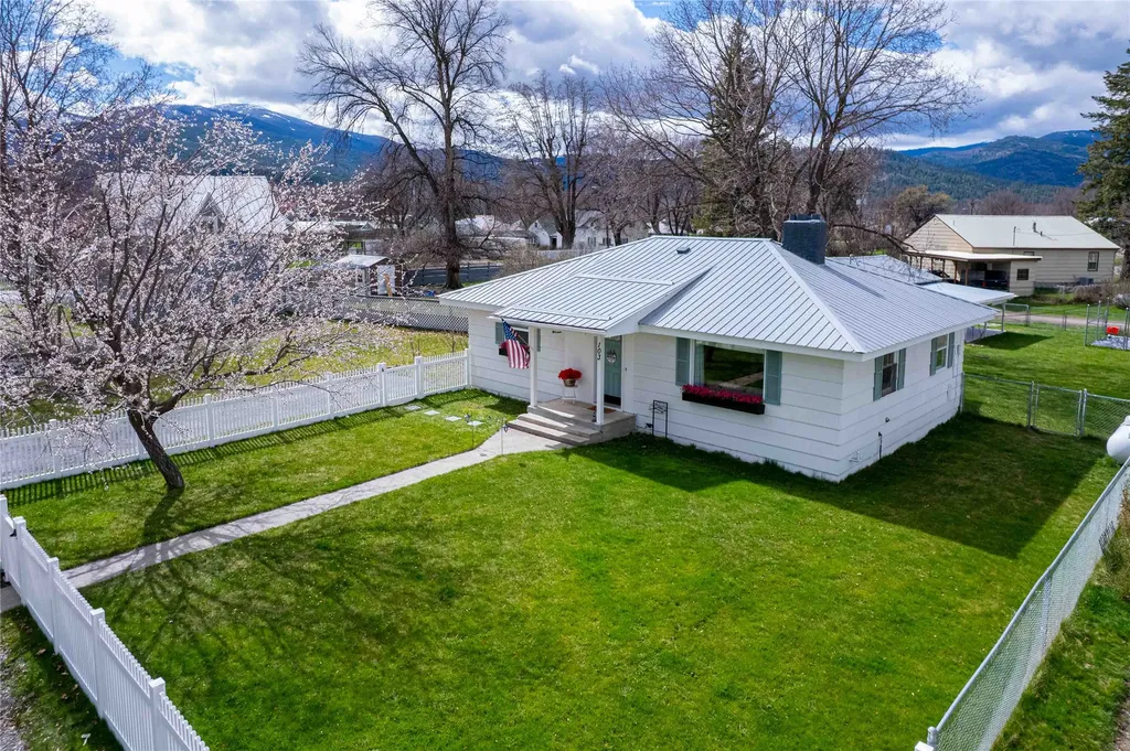 103 W Oak Street Plains MT 59859