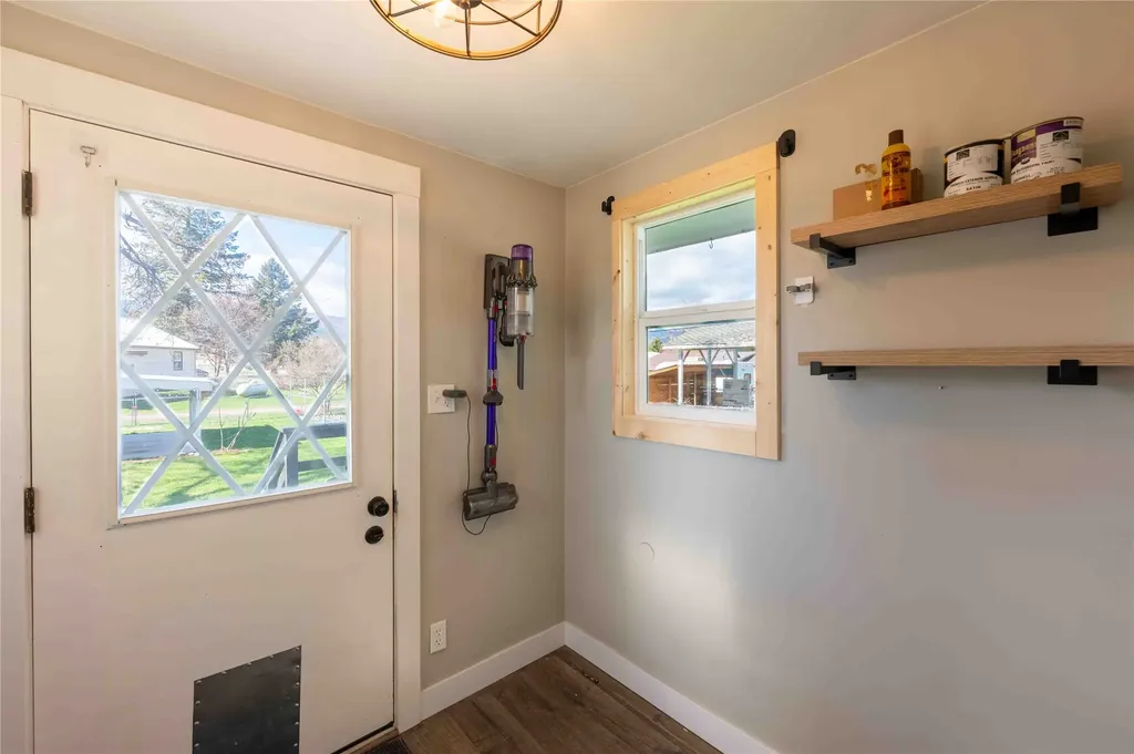 103 W Oak Street Plains MT 59859