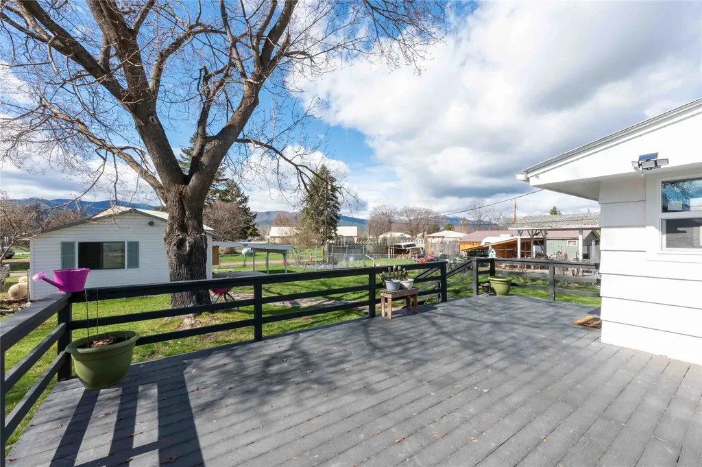 103 W Oak Street Plains MT 59859