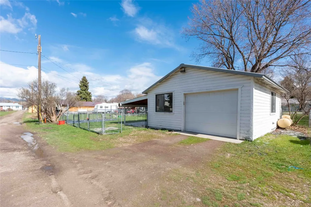 103 W Oak Street Plains MT 59859