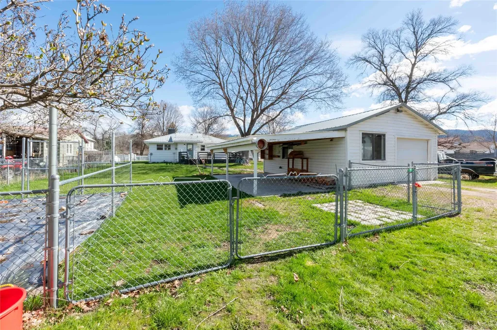 103 W Oak Street Plains MT 59859