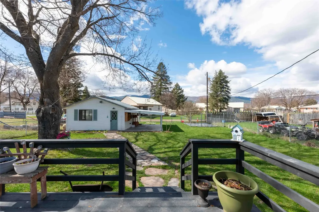 103 W Oak Street Plains MT 59859