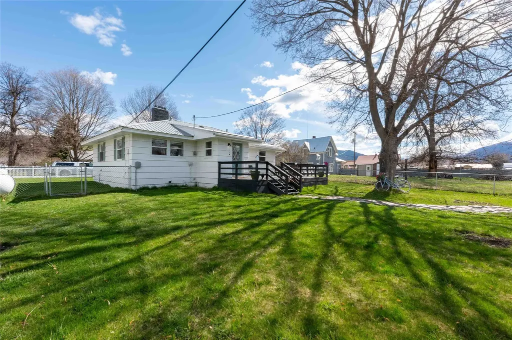 103 W Oak Street Plains MT 59859