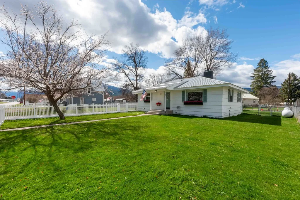 103 W Oak Street Plains MT 59859