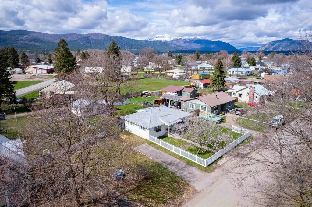 103 W Oak Street Plains MT 59859