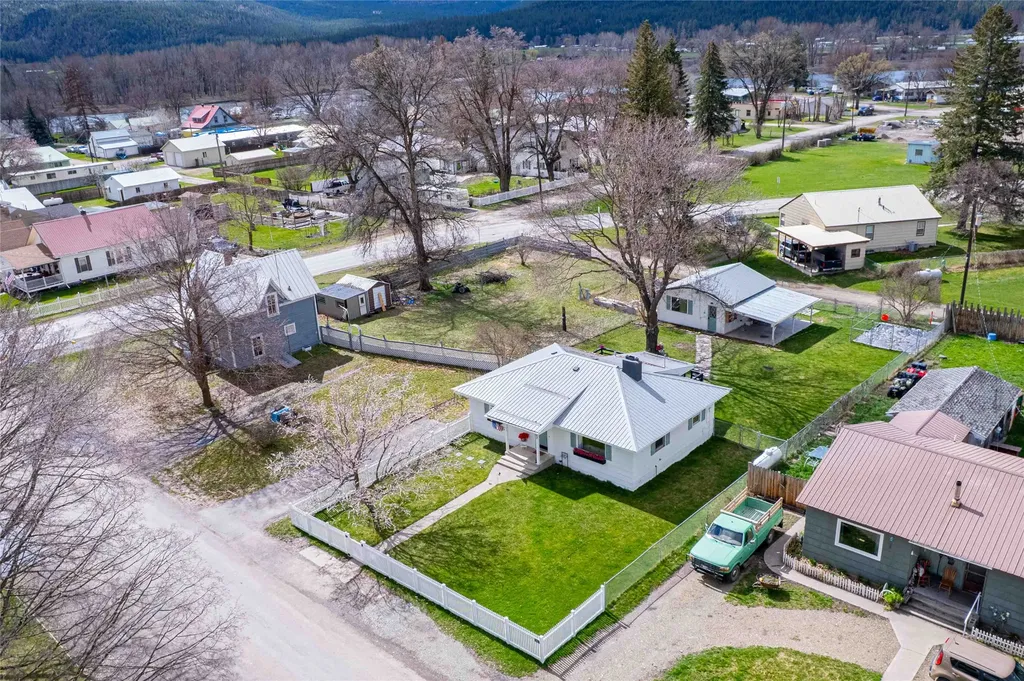 103 W Oak Street Plains MT 59859