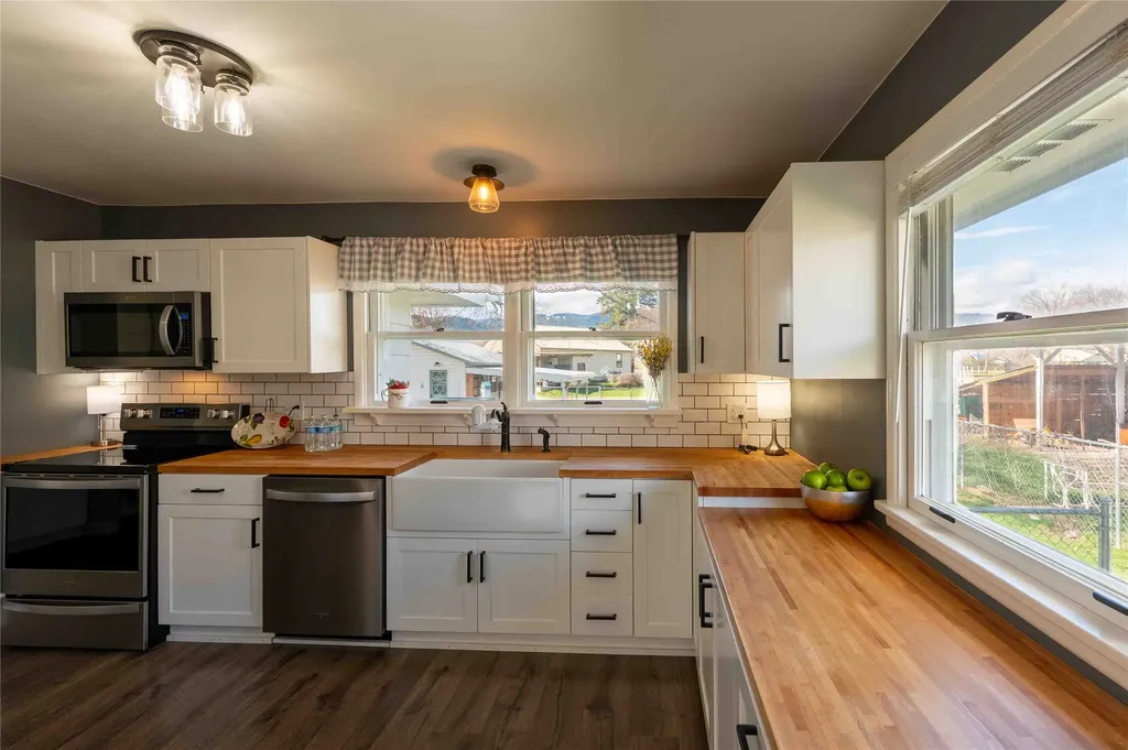103 W Oak Street Plains MT 59859