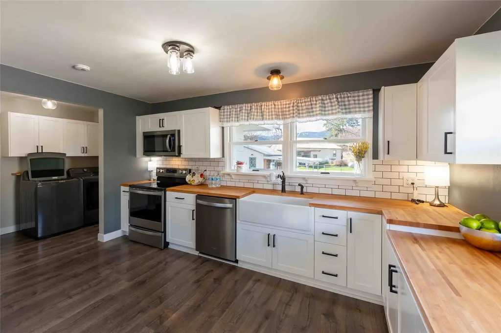 103 W Oak Street Plains MT 59859