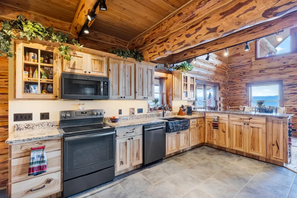 29 Mckinley Court Philipsburg MT 59858