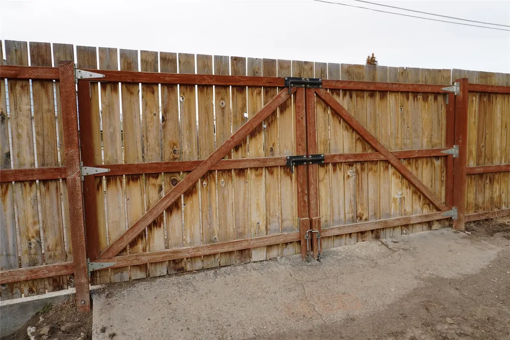 106 2nd Street SW Cut Bank MT 59427