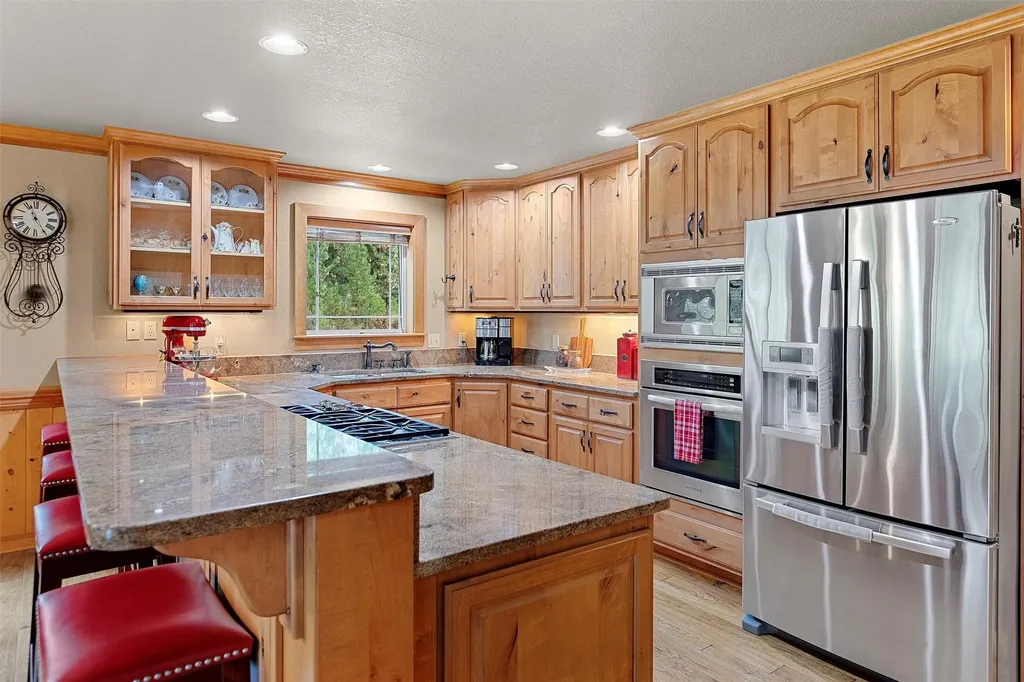 37 Mahonia Road Plains MT 59859