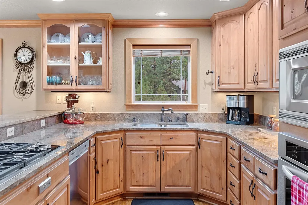 37 Mahonia Road Plains MT 59859