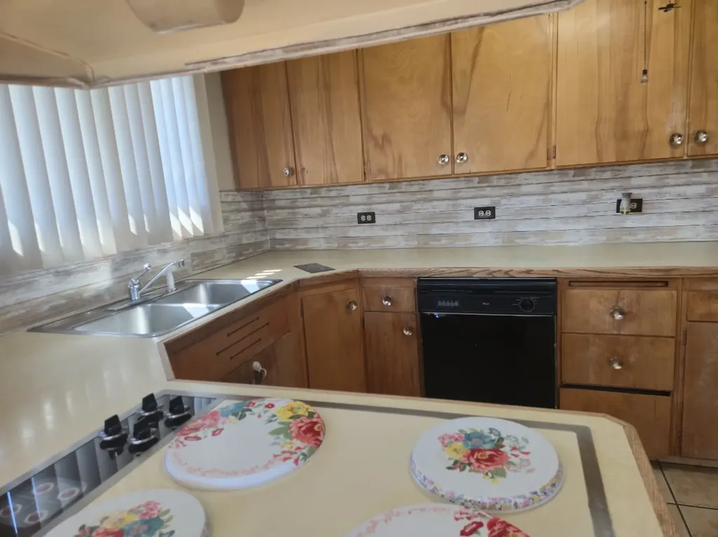 2526 Locust Street Butte MT 59701