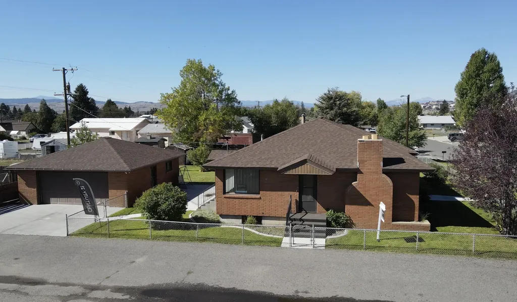 2526 Locust Street Butte MT 59701