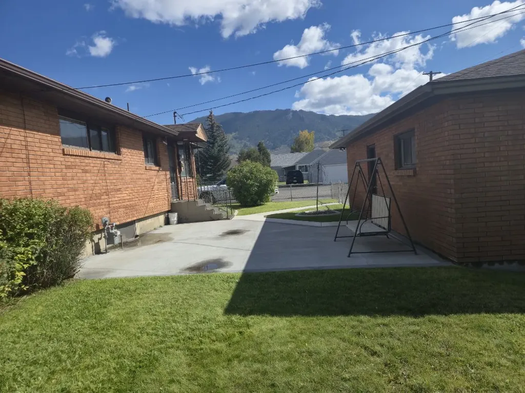 2526 Locust Street Butte MT 59701