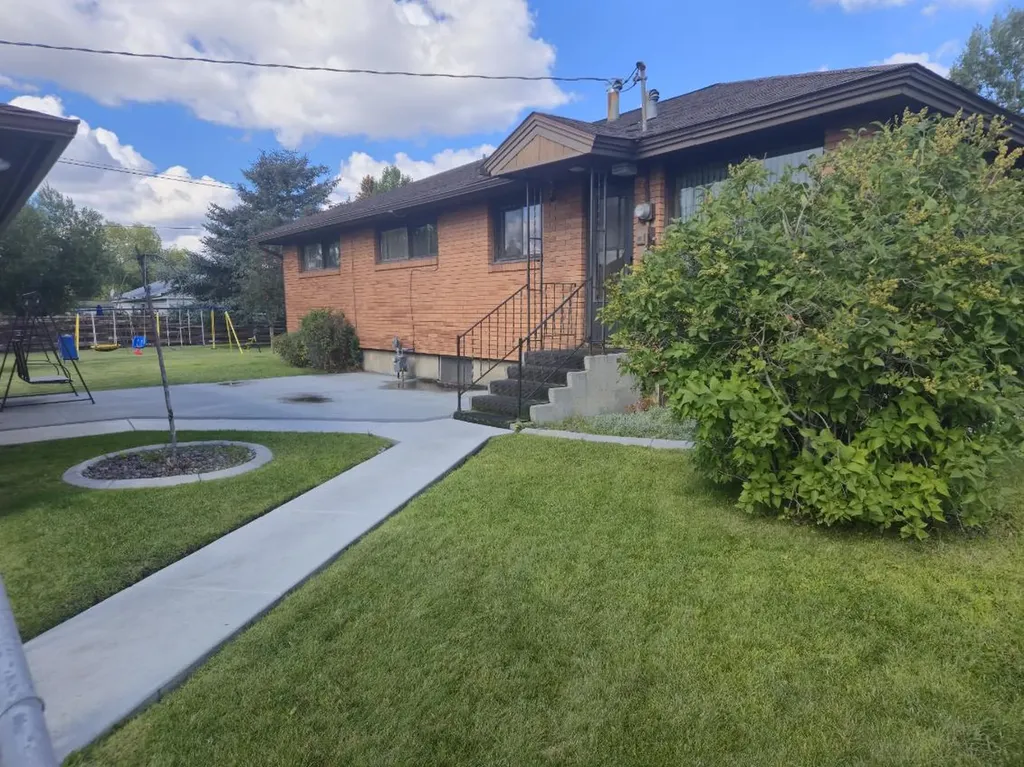 2526 Locust Street Butte MT 59701