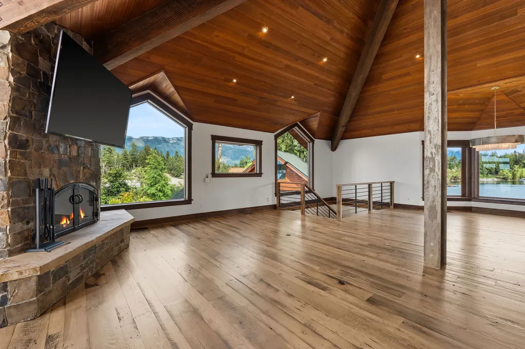 569 E Village Drive Bigfork MT 59911