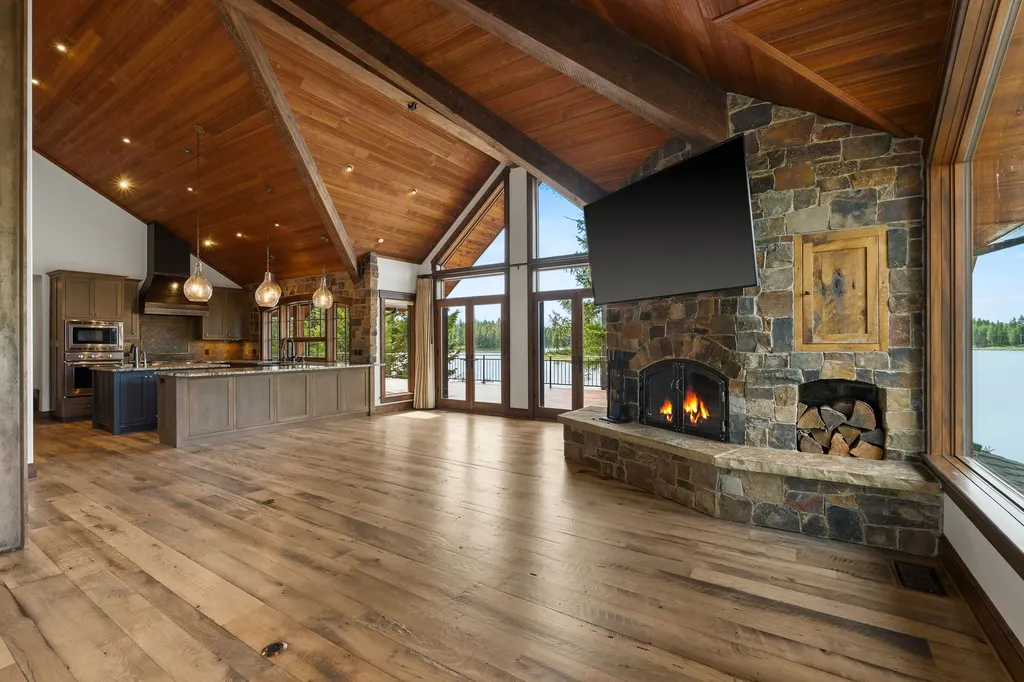569 E Village Drive Bigfork MT 59911