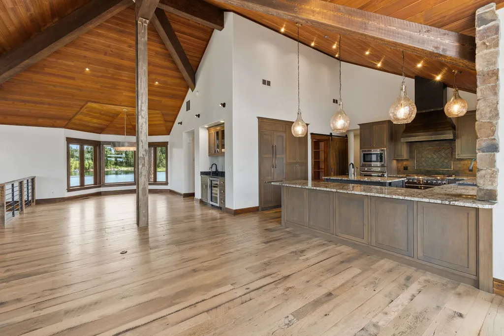 569 E Village Drive Bigfork MT 59911