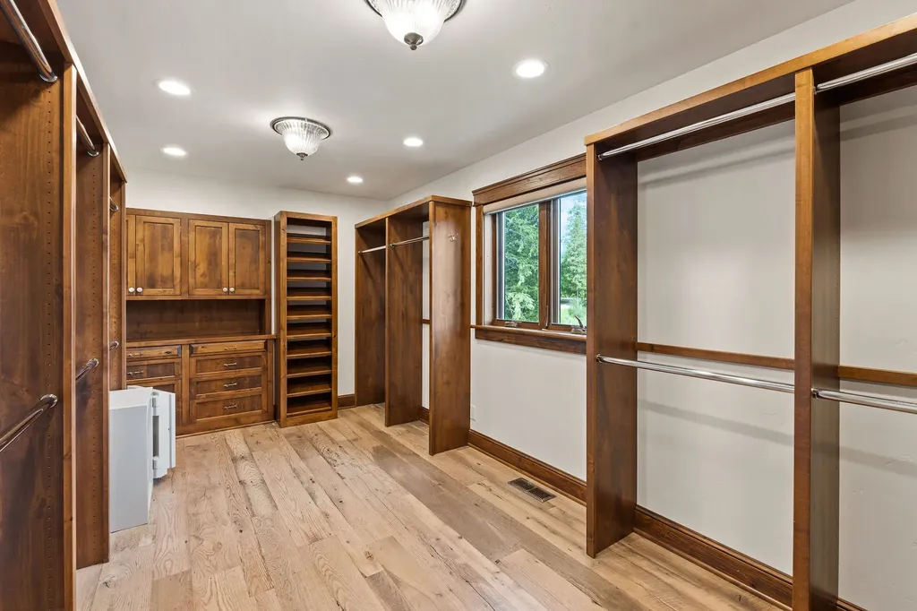 569 E Village Drive Bigfork MT 59911