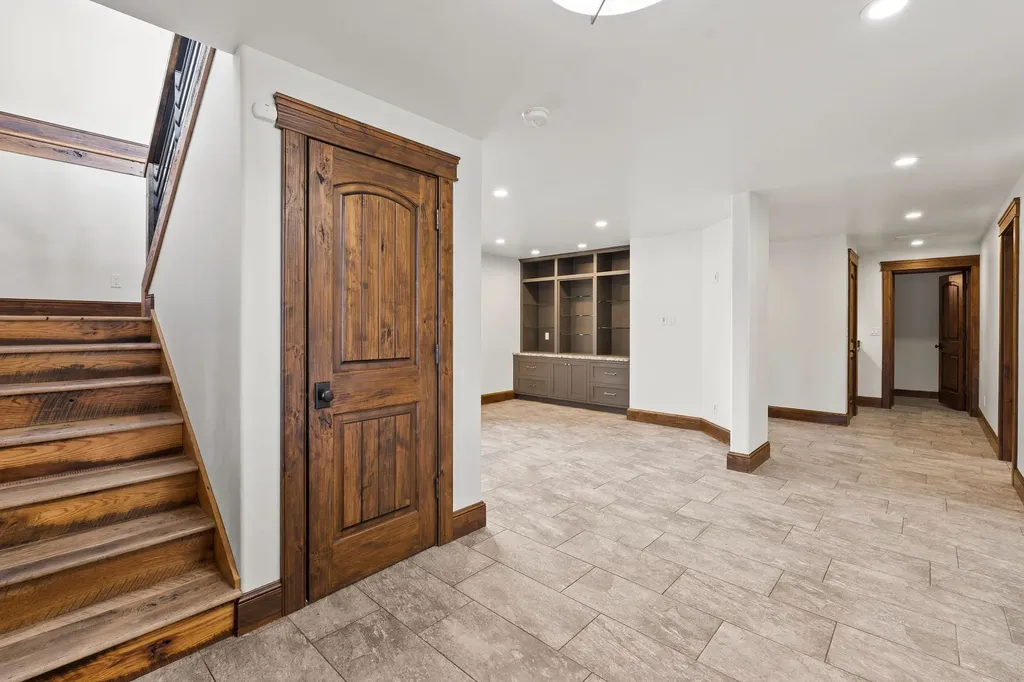 569 E Village Drive Bigfork MT 59911