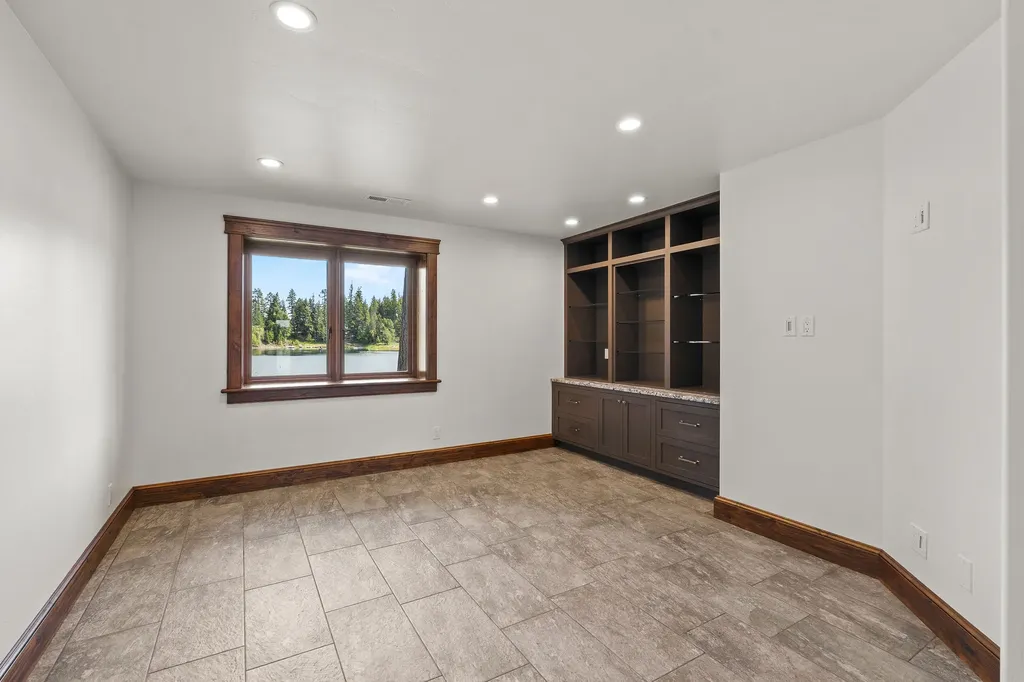 569 E Village Drive Bigfork MT 59911