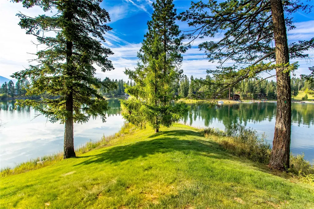 569 E Village Drive Bigfork MT 59911