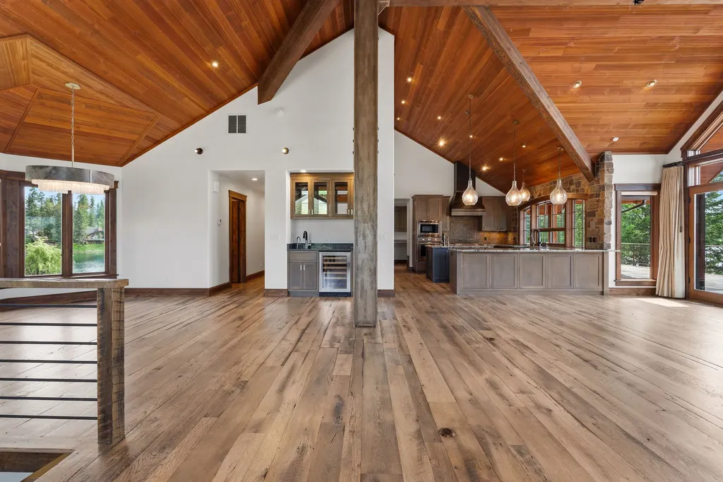 569 E Village Drive Bigfork MT 59911